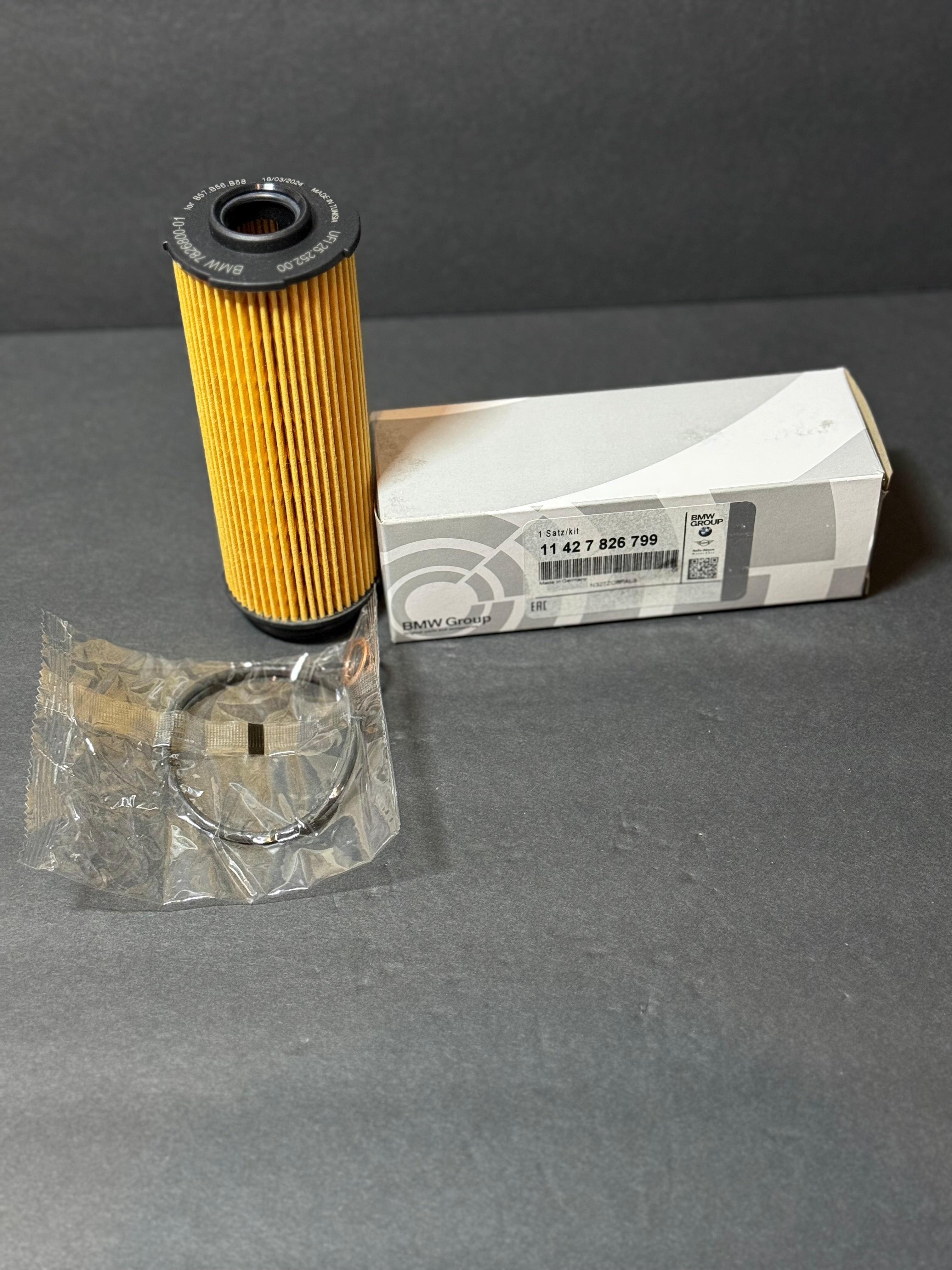 B58 BMW ENGINE OIL FILTER 11427826799.