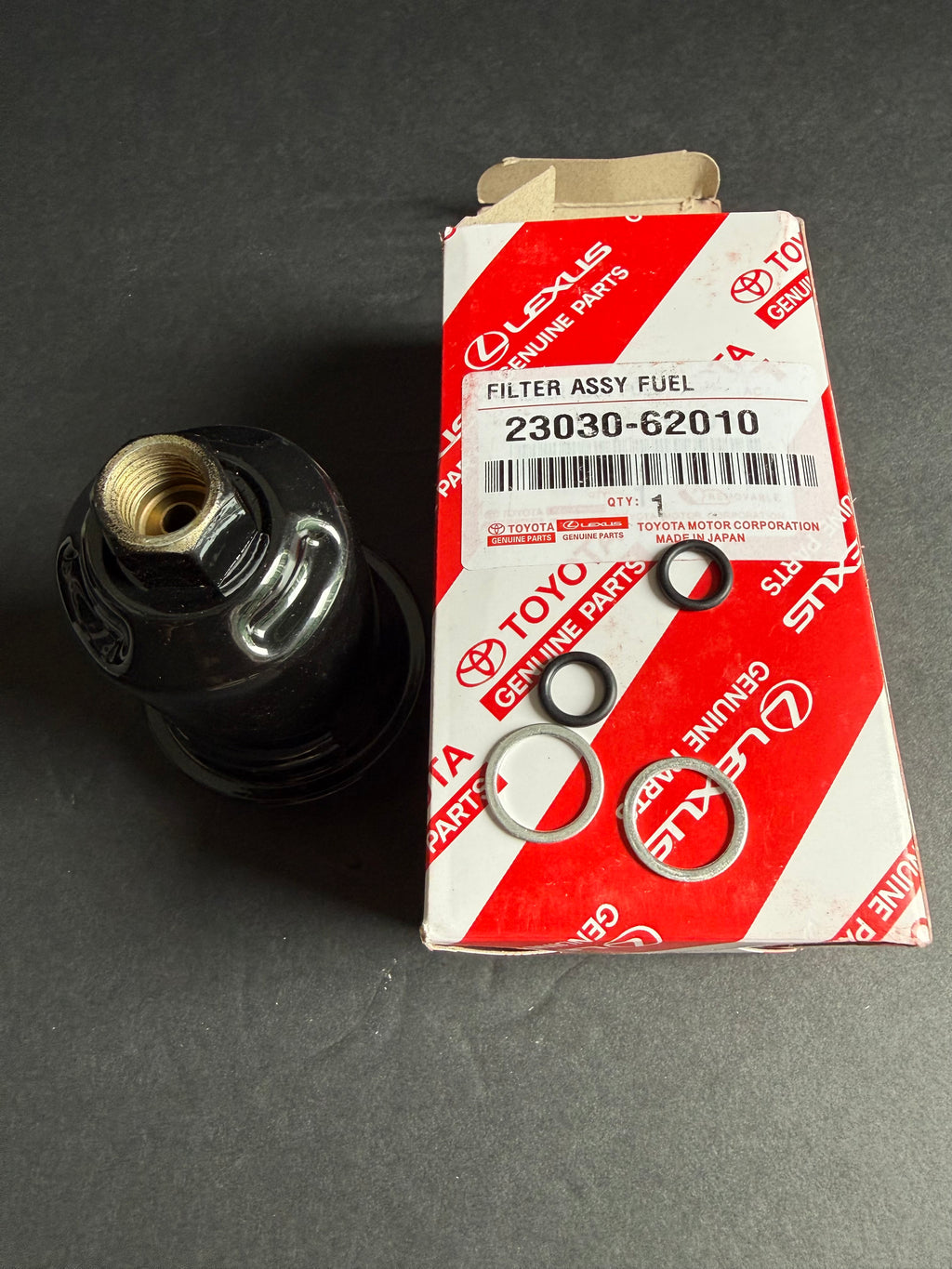 Toyota Tundra V6 3.4L V8 4.7L 2001-2004 Genuine Fuel Filter OEM.